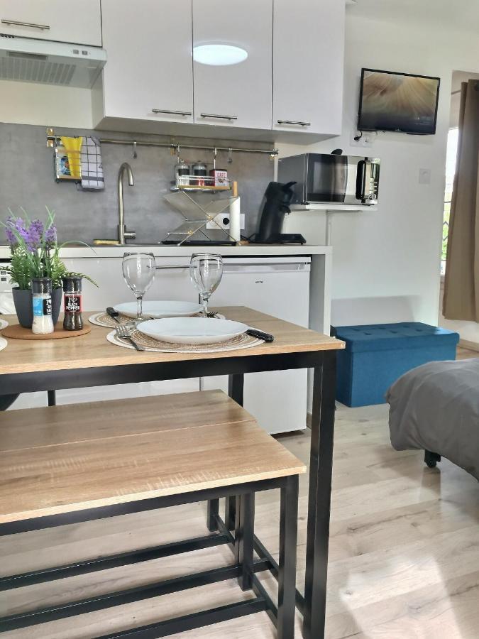 Bleu Lavande 1 - Appartement Cosy Ambiance Village อิสทร์ ภายนอก รูปภาพ