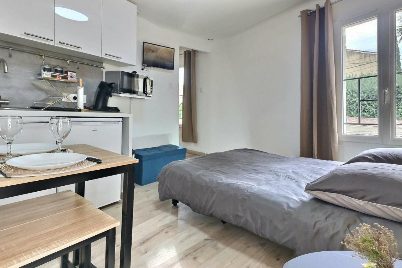 Bleu Lavande 1 - Appartement Cosy Ambiance Village อิสทร์ ภายนอก รูปภาพ