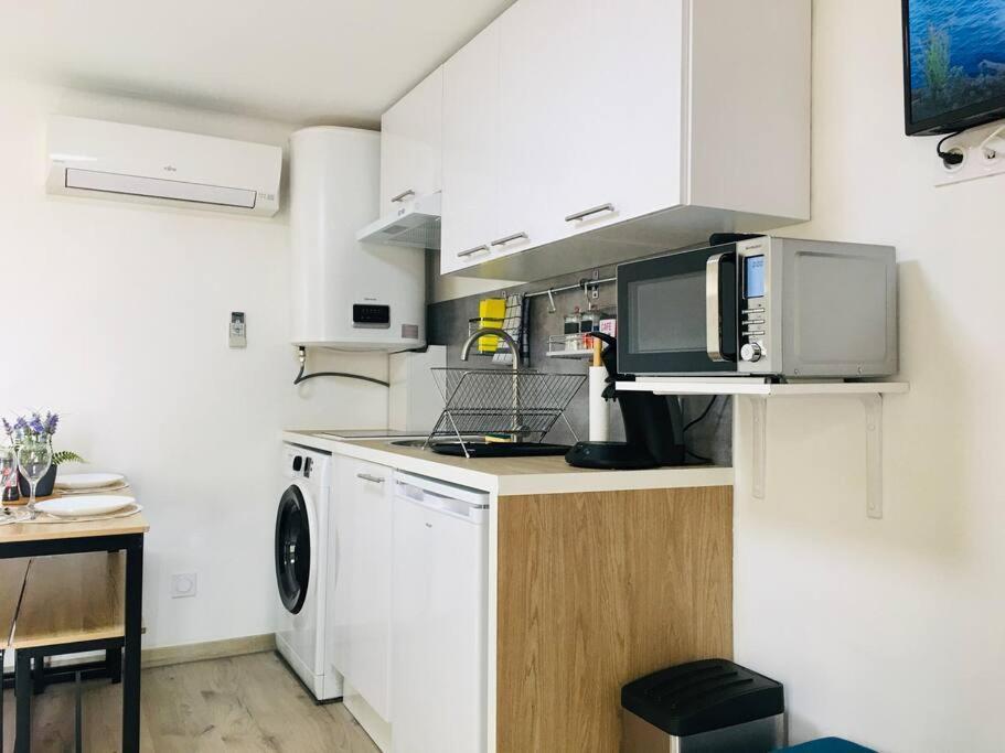 Bleu Lavande 1 - Appartement Cosy Ambiance Village อิสทร์ ภายนอก รูปภาพ