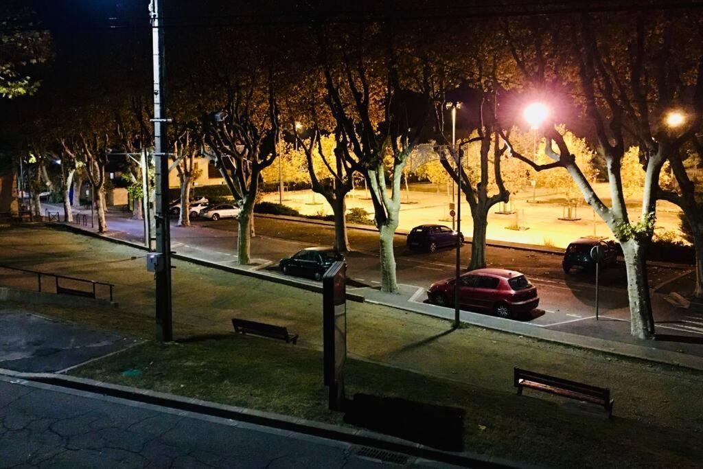 Bleu Lavande 1 - Appartement Cosy Ambiance Village อิสทร์ ภายนอก รูปภาพ